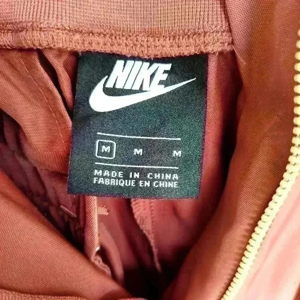 Nike Sportswear Icon Clash Woven Pants - Picture 7 of 7